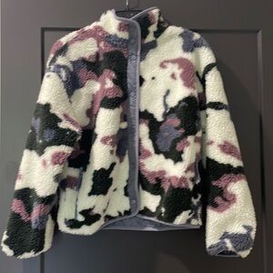 Tahoe Teddy Jacket from Fabletics